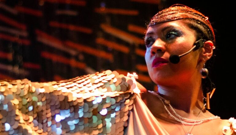 Cantora Lorena Nunes apresenta showcase no Formemus, em Vitória (ES), com apoio do Hub Porto Dragão e outras instituições culturais