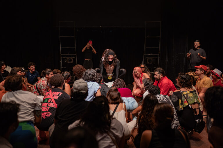 Casa Bufa ocupa o Hub Cultural Porto Dragão com atividades circenses no mês de dezembro