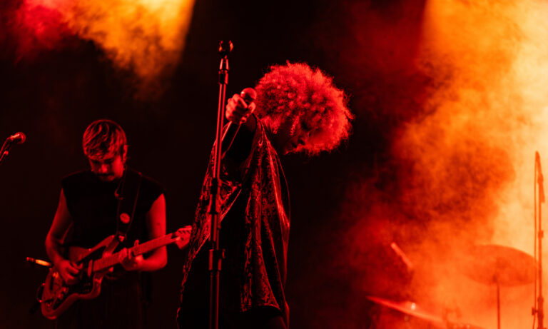 Celebrando 10 anos do primeiro show autoral, Procurando Kalu realiza temporada artística no Hub Cultural Porto Dragão com participação de Clau Aniz, Briar e Felipe Castro (CORPOCO)