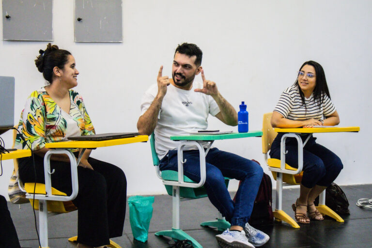 Com formações nas áreas técnicas das artes, Hub Cultural Porto Dragão abre inscrições para edição especial do programa Faz a Cena